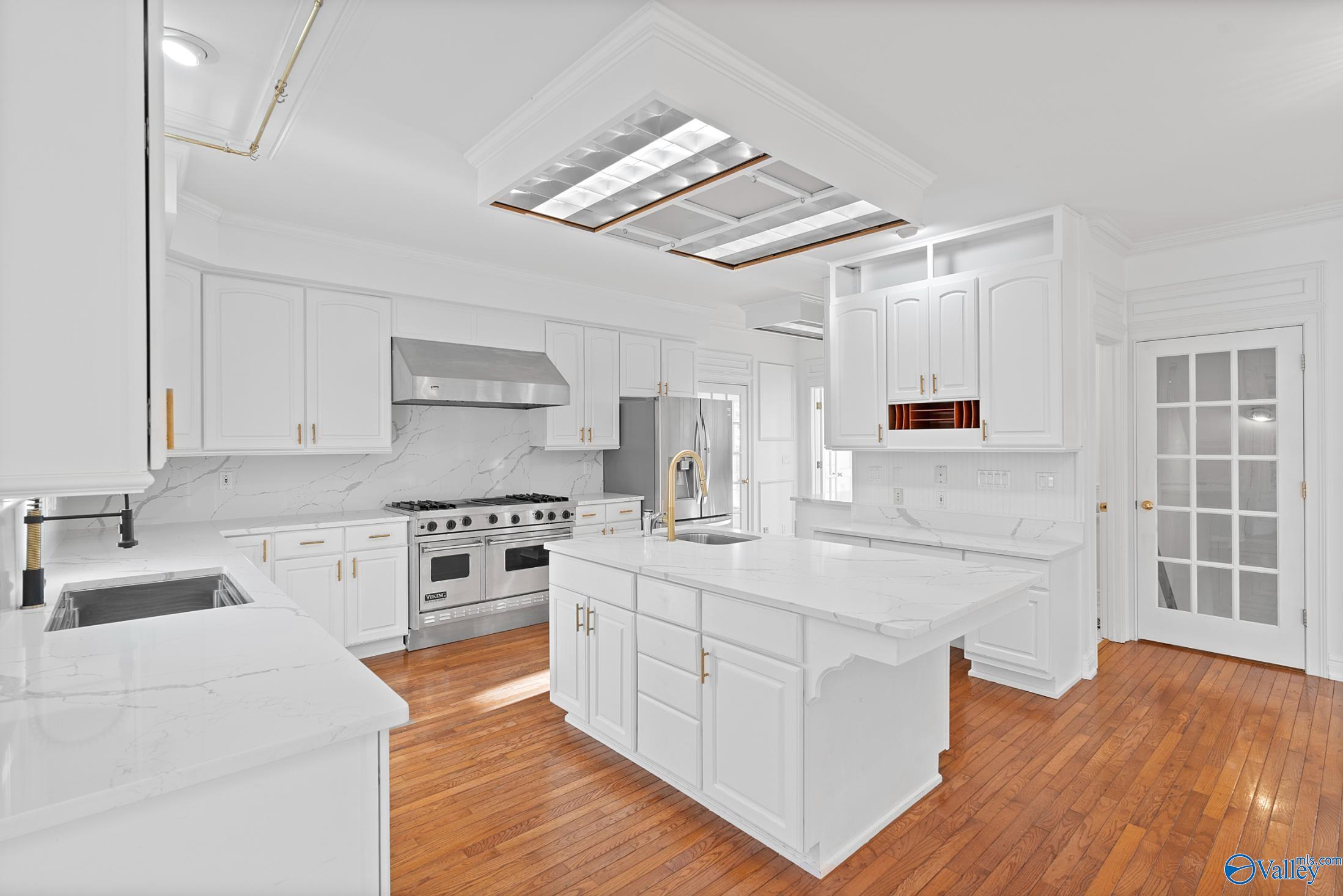 2732 Wynterhall Road, Huntsville, Alabama image 10