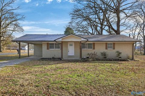 Photo of 600 Harvey Street, Hartselle, AL 35640 (MLS # 21909810)