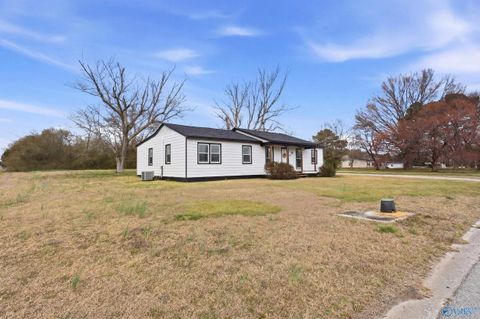Photo of 648 Scott Road, Hazel Green, AL 35750 (MLS # 21911436)