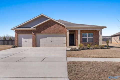 Photo of 6608 Shearleaf Road NW, Huntsville, AL 35806 (MLS # 21909231)