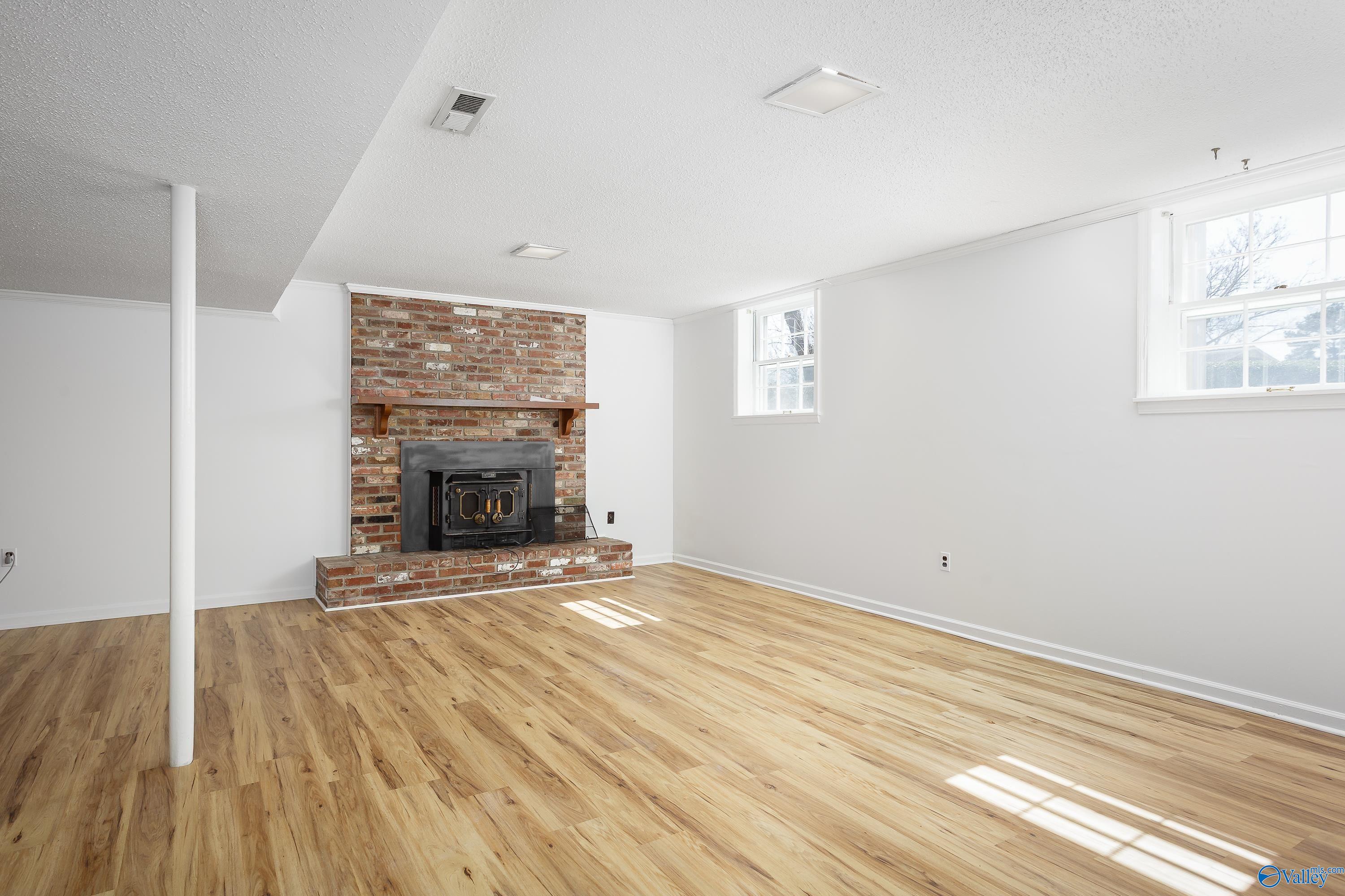 103 Creekwood Circle, Florence, Alabama image 10