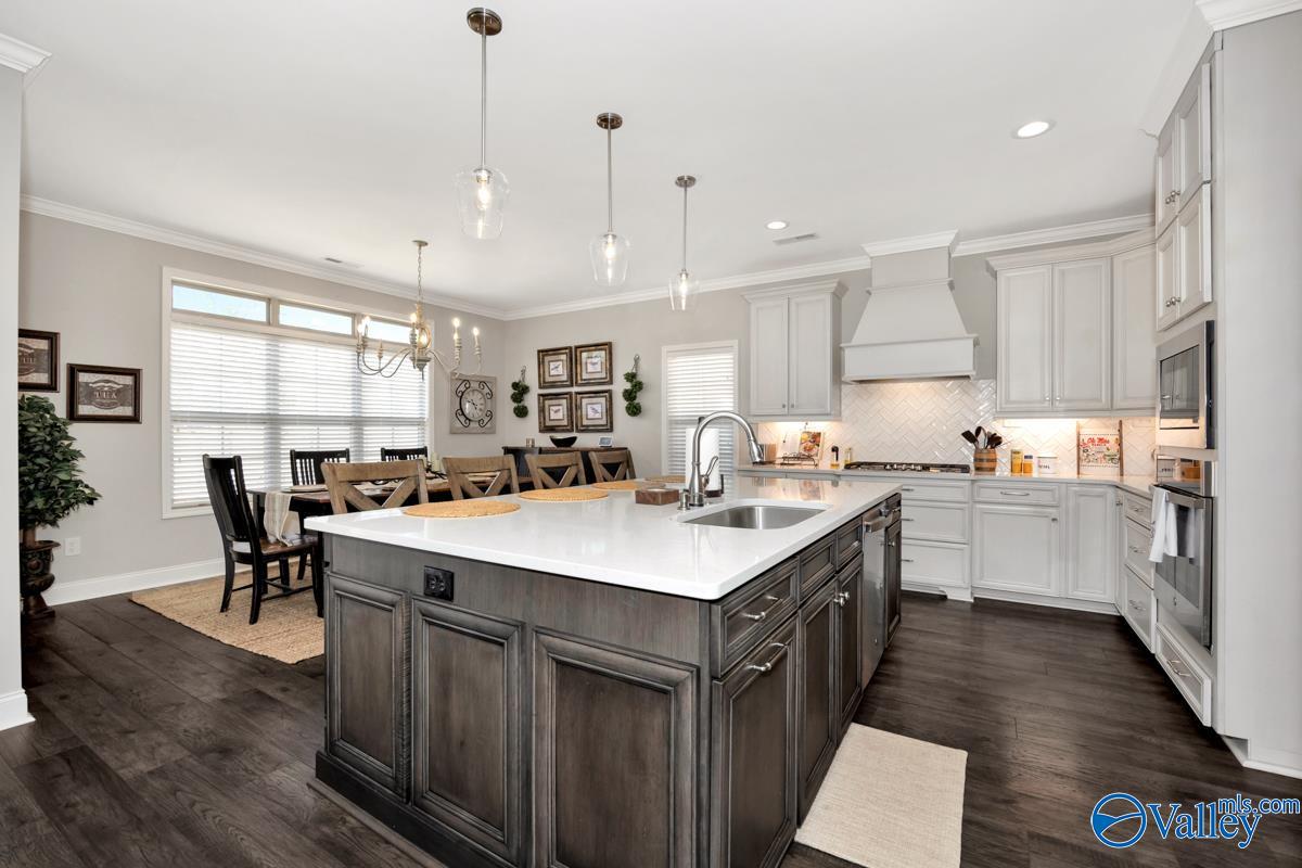 7604 Flint Crossing Circle, Owens Cross Roads, Alabama image 9