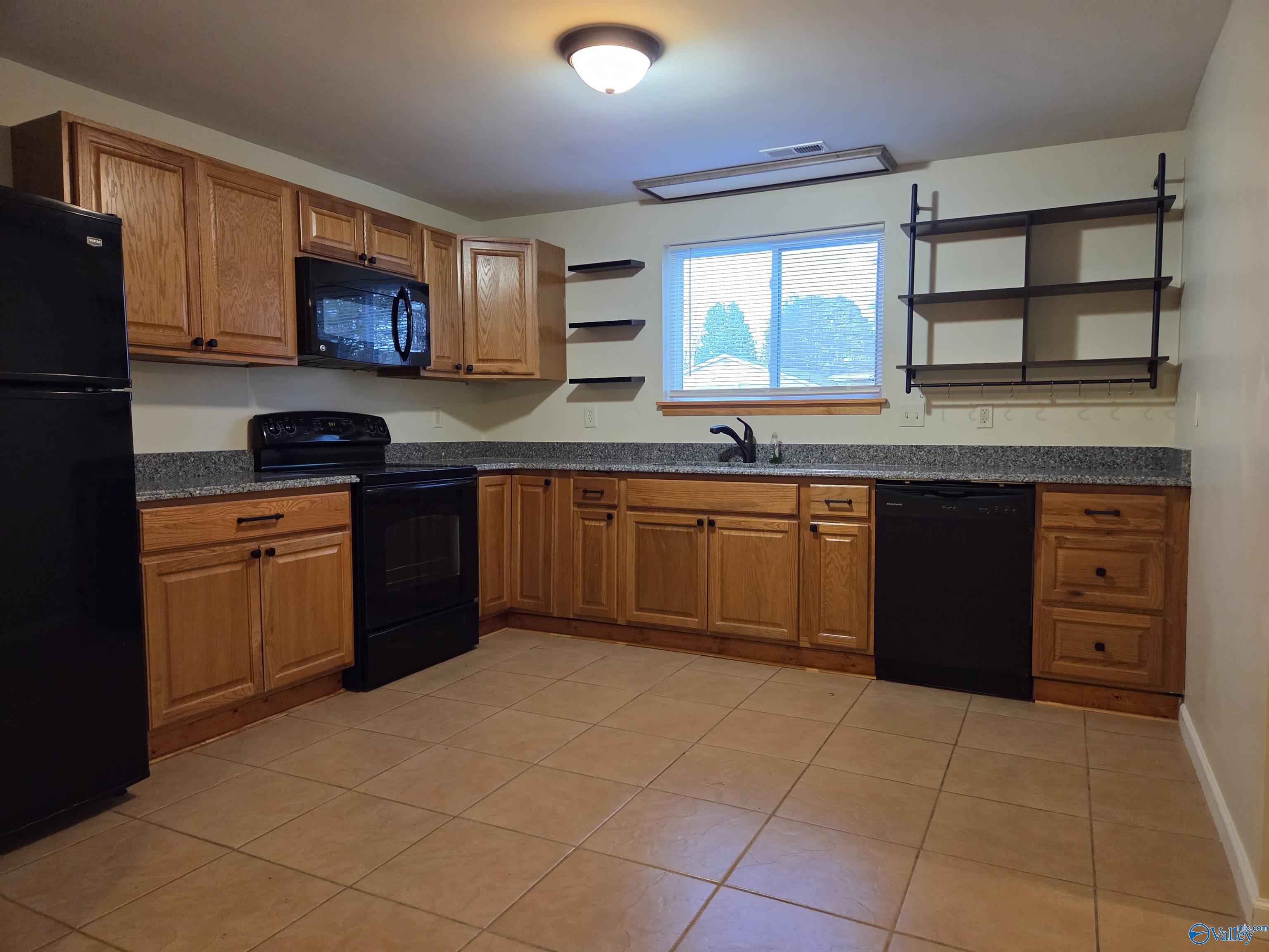 1713 Oakwood Avenue, Huntsville, Alabama image 7