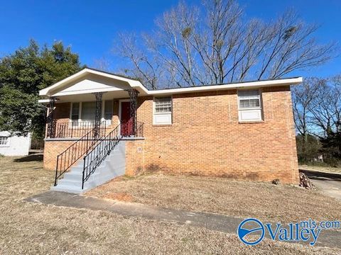 Photo of 6016 Pulaski Pike, Huntsville, AL 35810 (MLS # 21909297)