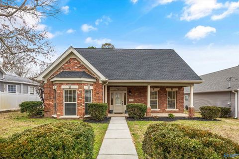 Homes For Sale - 505 Barkley Street<br/> Hartselle, AL 35640