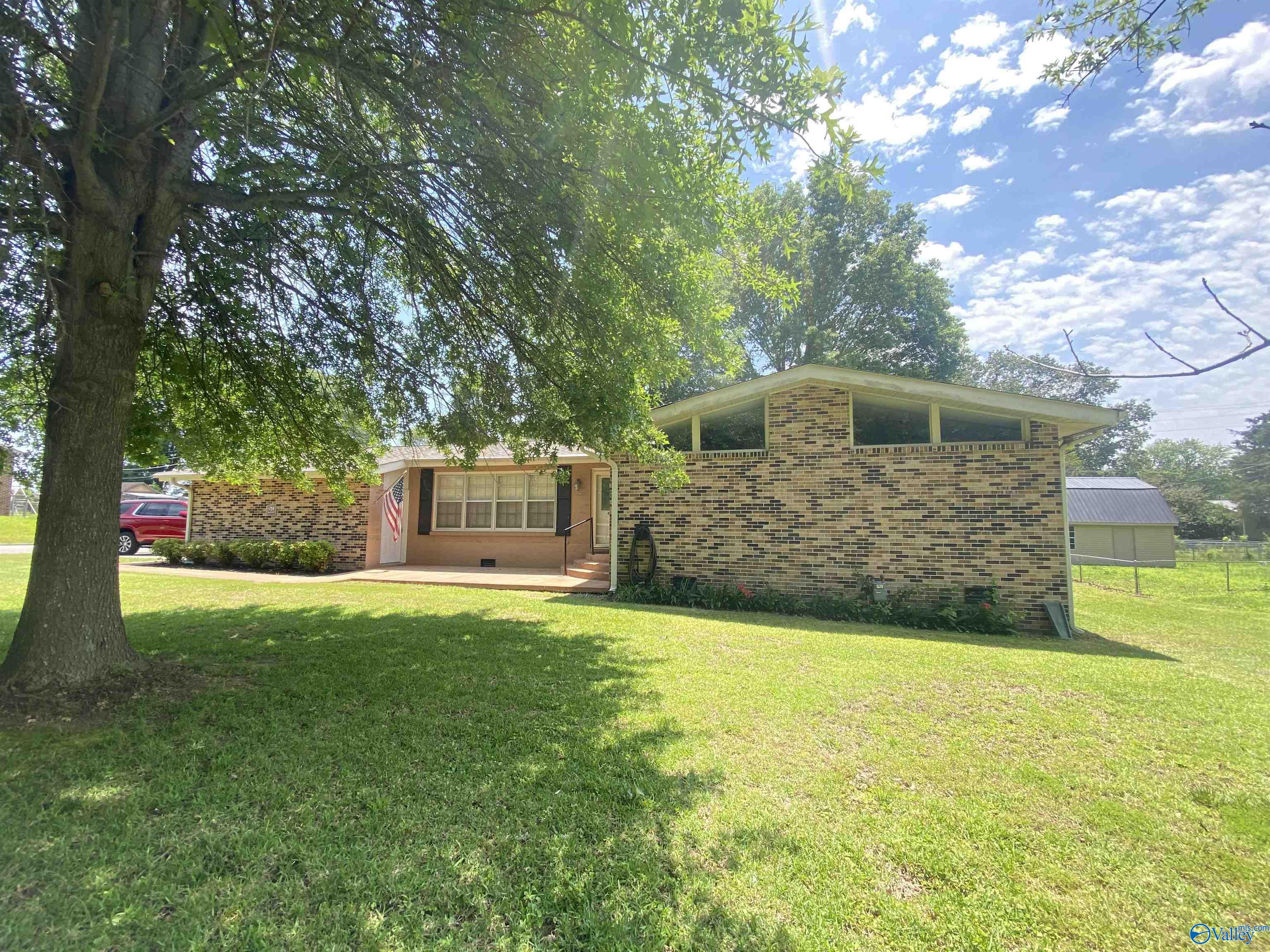 406 Walker Road, Hartselle, Alabama image 5