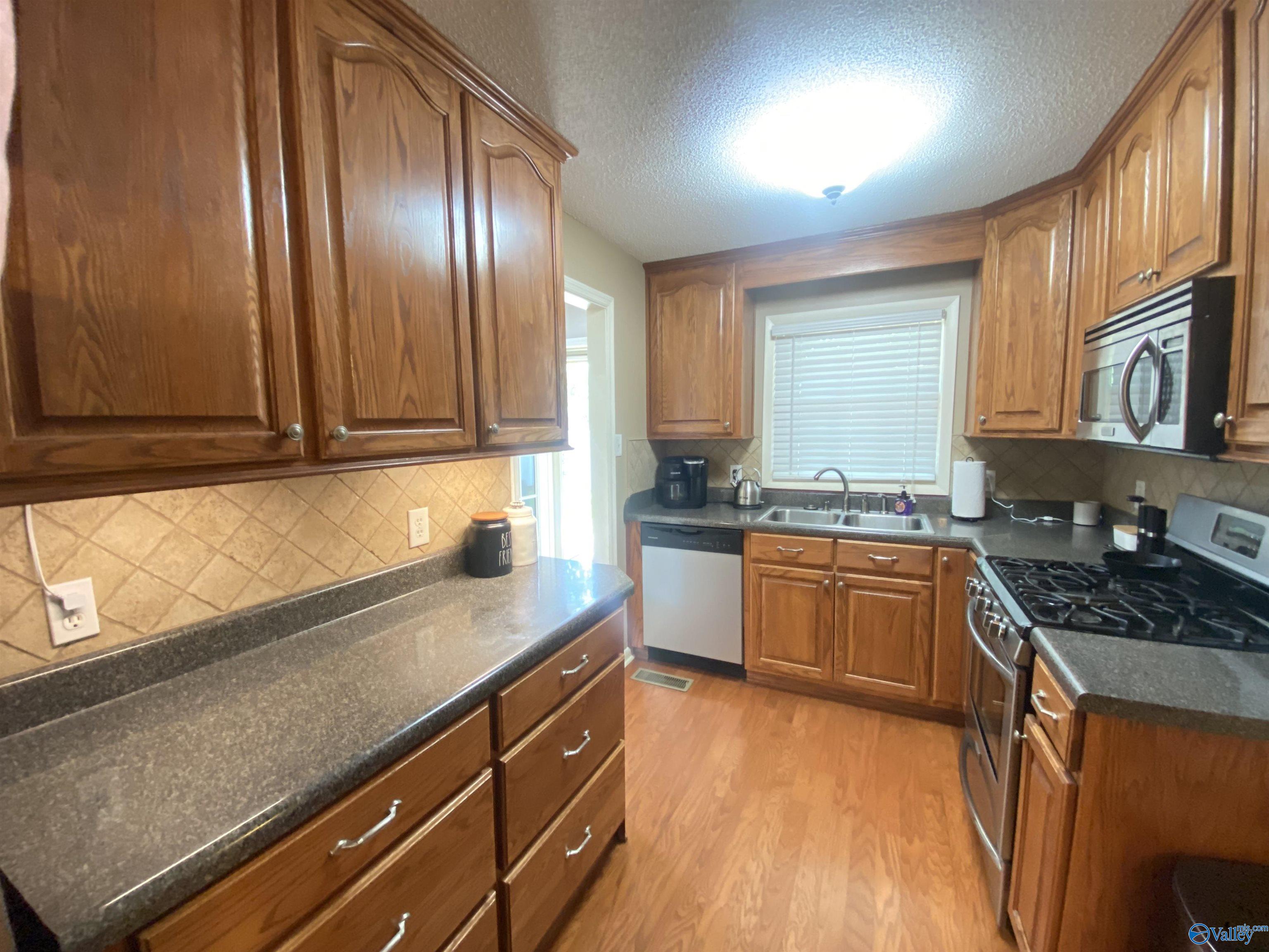406 Walker Road, Hartselle, Alabama image 14