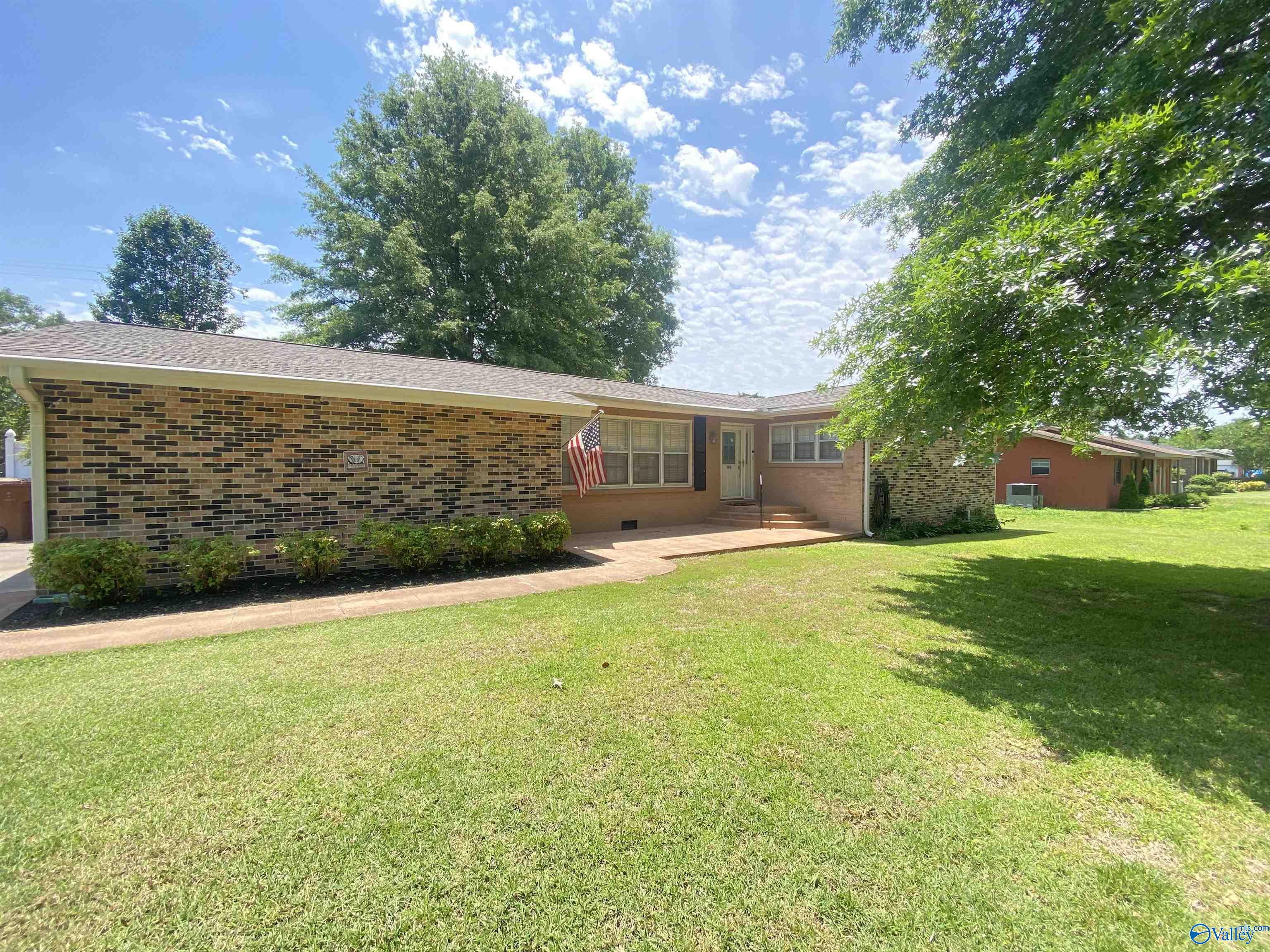 406 Walker Road, Hartselle, Alabama image 2