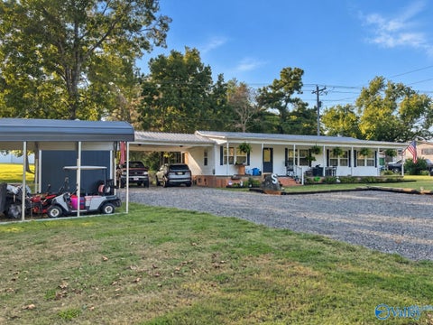 Homes For Sale - 2729 County Road 43<br/> Jackson County, Section, AL 35771