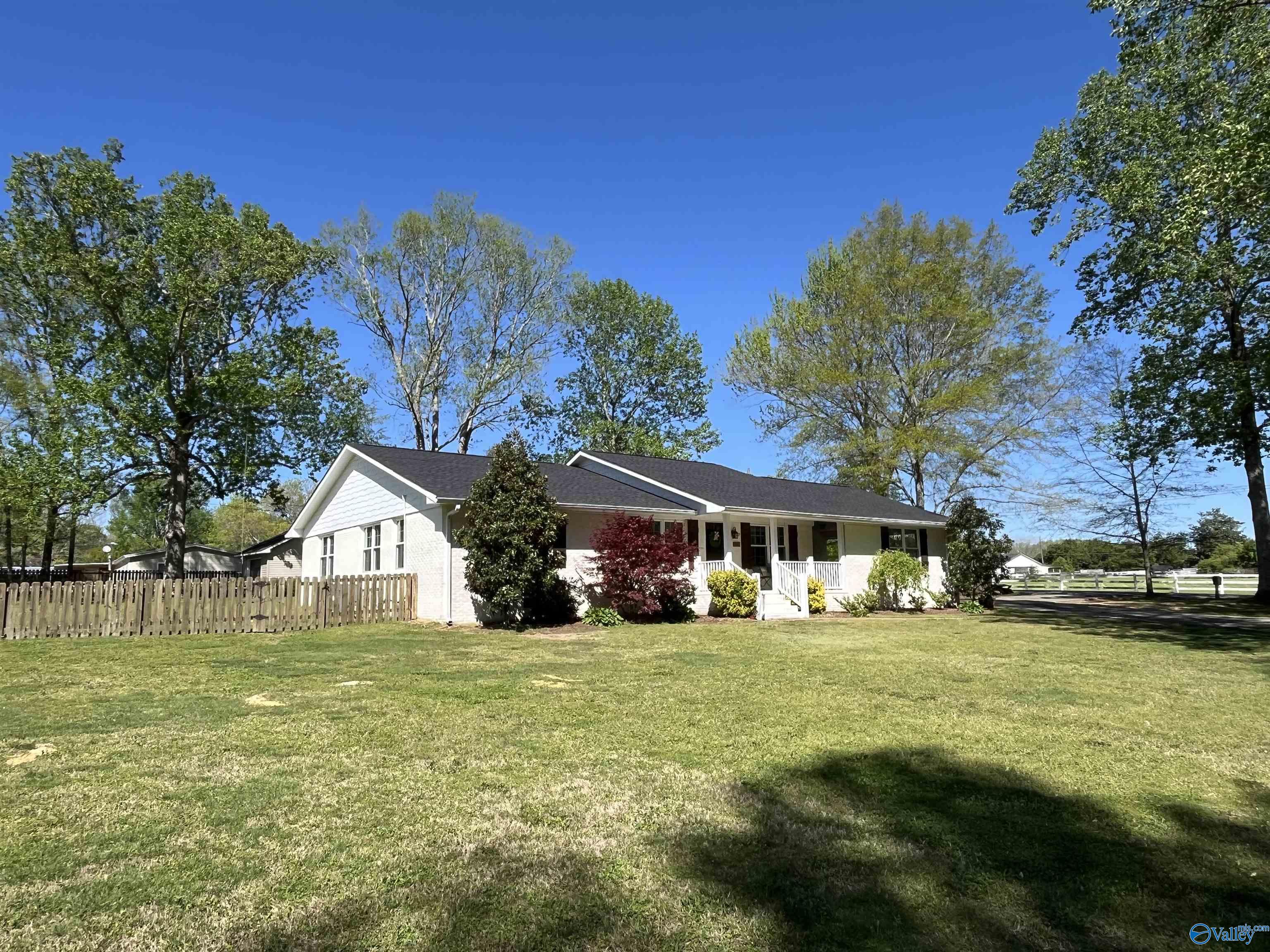 437 Hart Court, Arab, Alabama image 2