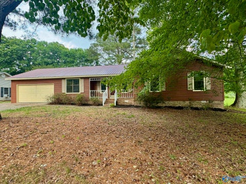 Homes For Sale - 509 Honeysuckle Lane<br/> Albertville, AL 35950