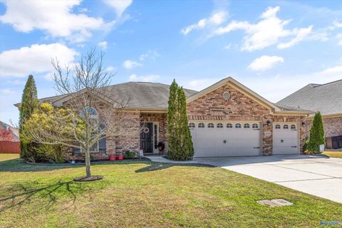 Photo of 4608 Talbot Drive, Owens Cross Roads, AL 35763 (MLS # 21912601)