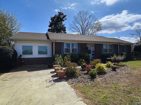 Photo of 796 Lester Drive, Boaz, AL 35957 (MLS # 21913813)