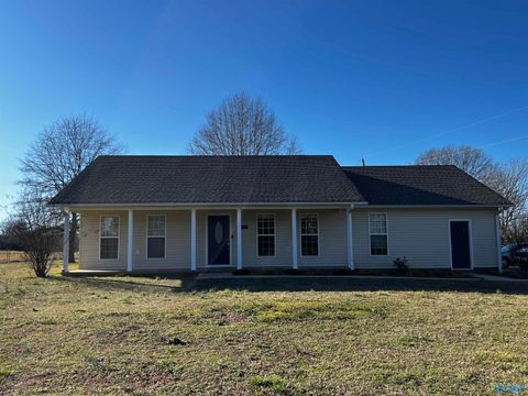 Homes For Sale - 71 County Road 176<br/> Moulton, AL 35650
