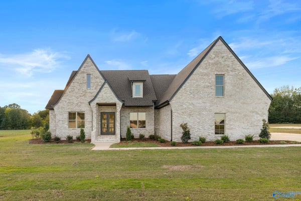 262 RANDAL LN, FLORENCE, AL 35634 - Image 8c7a6a474e5d5609081b9e9d32b28a2c/1833298596