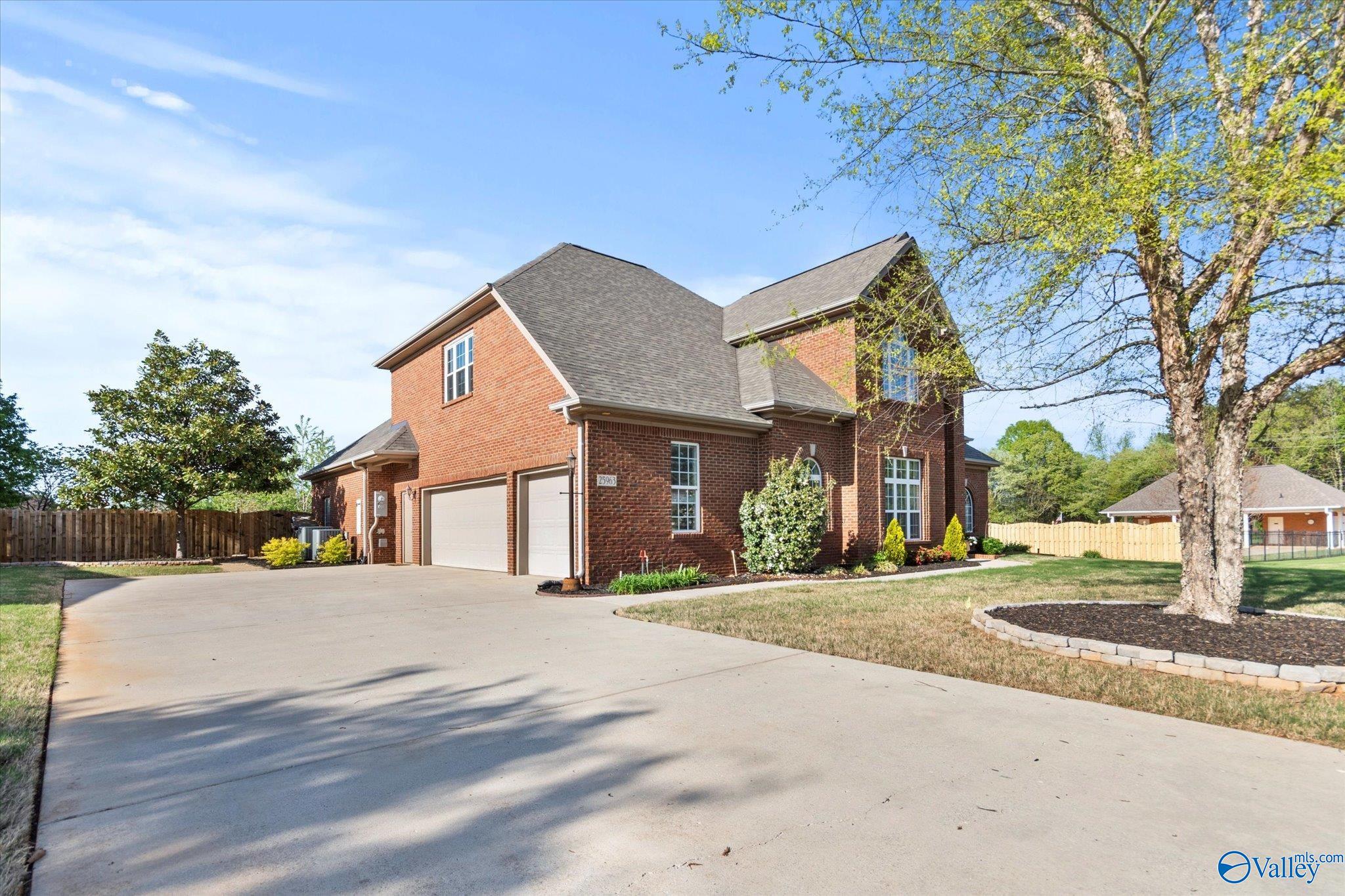 25963 Rosedown Drive, Athens, Alabama image 9