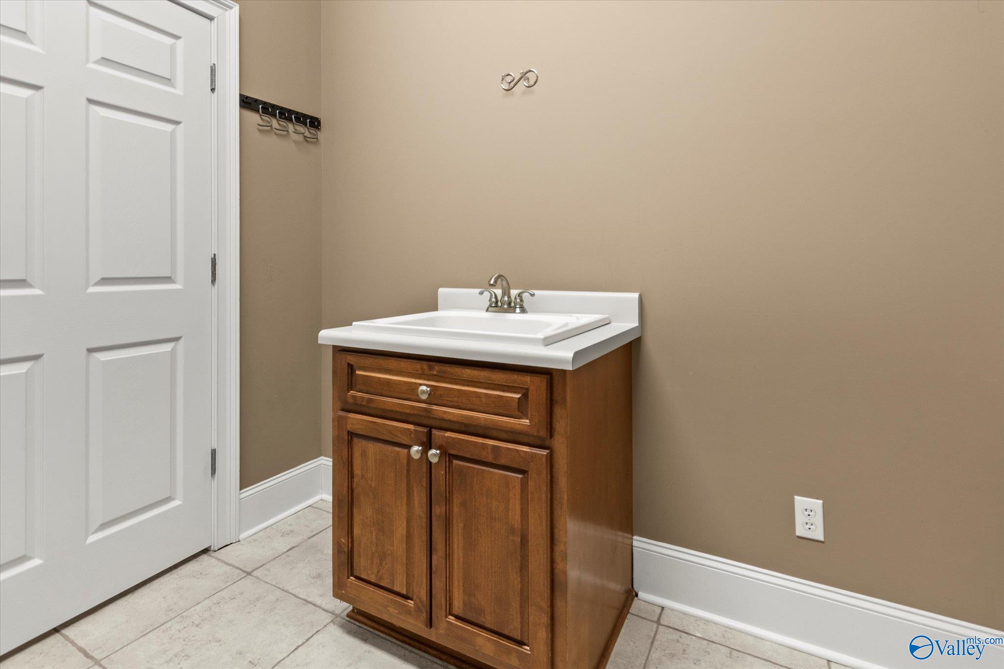 25963 Rosedown Drive, Athens, Alabama image 35