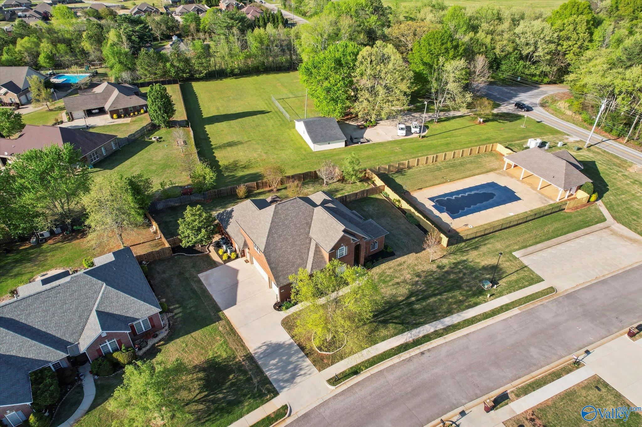 25963 Rosedown Drive, Athens, Alabama image 3