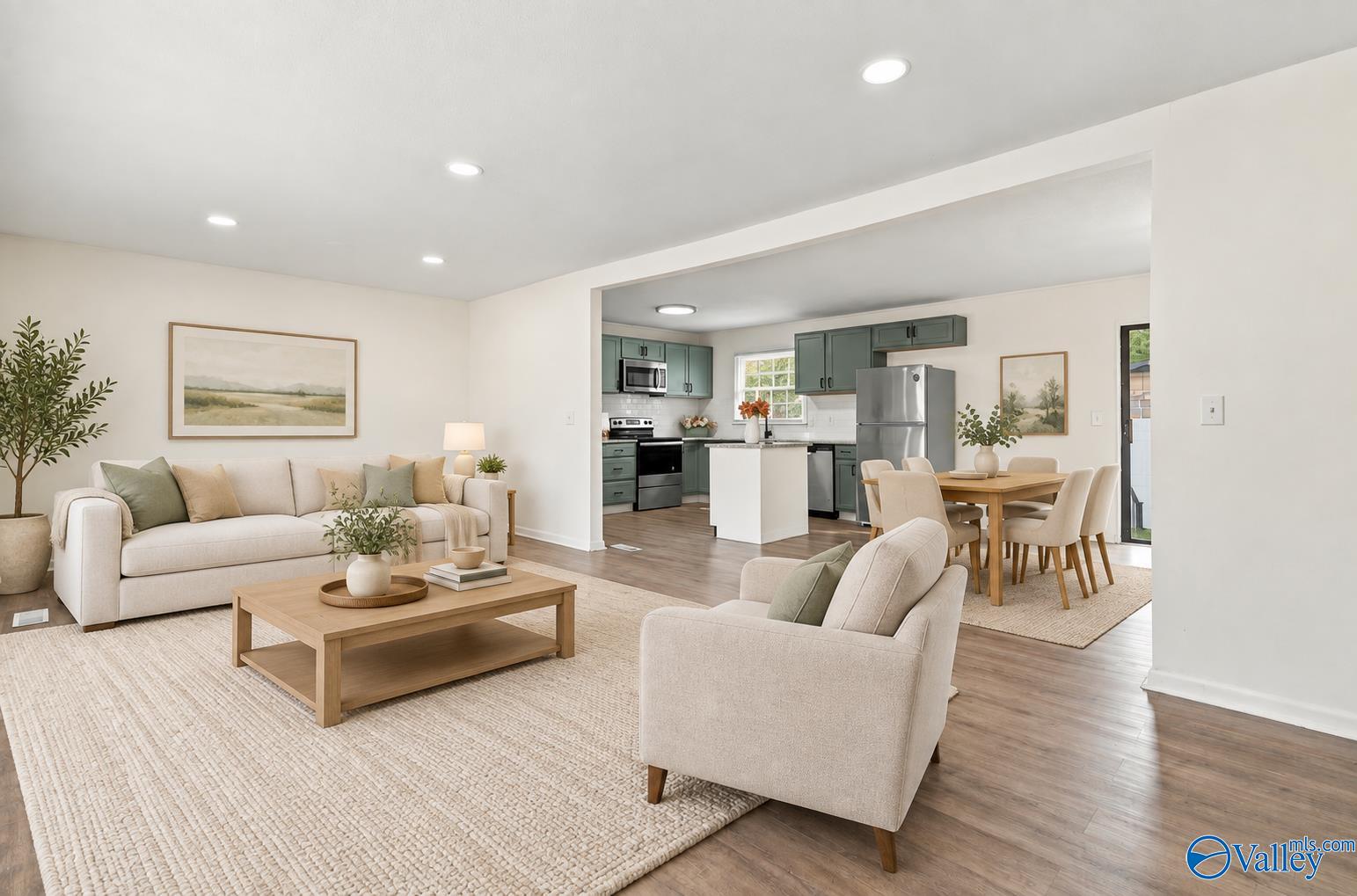 307 Meadowbrook Drive SE