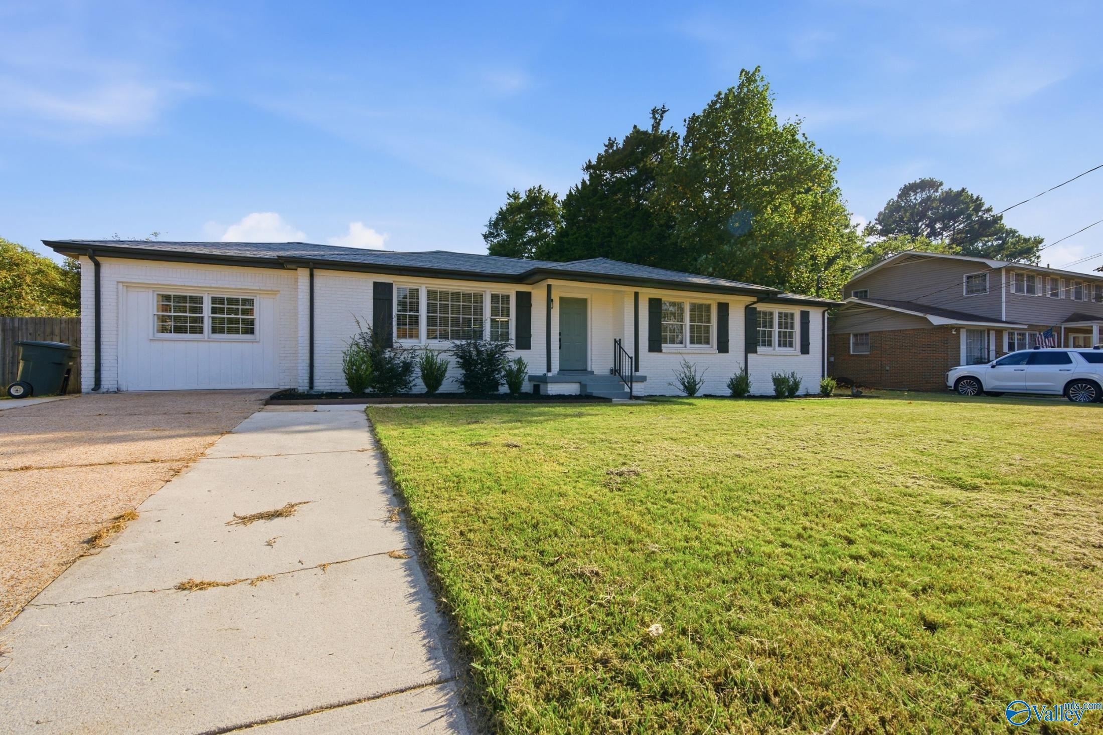 307 Meadowbrook Drive SE