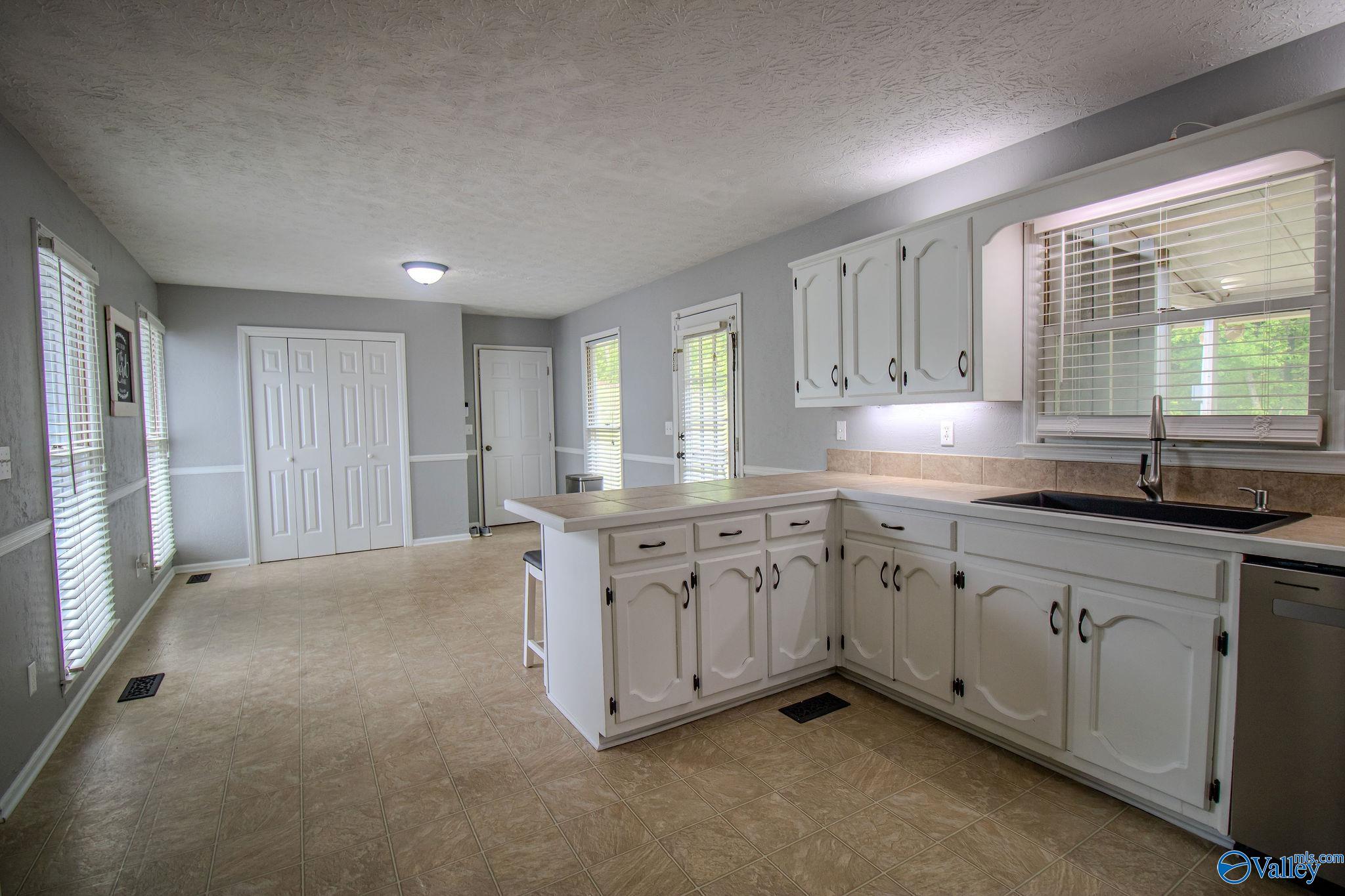 1228 Valleywood Road, Oxford, Alabama image 14