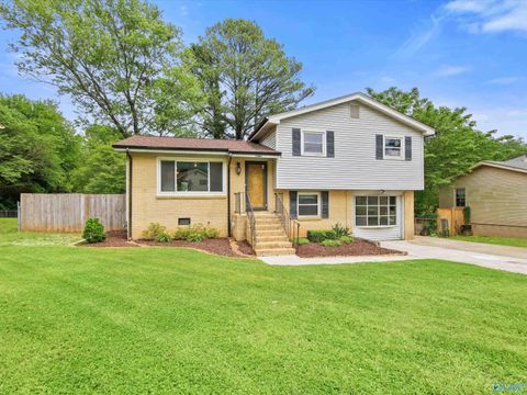 Homes For Sale - 5008 Nail Road<br/> Huntsville, AL 35810