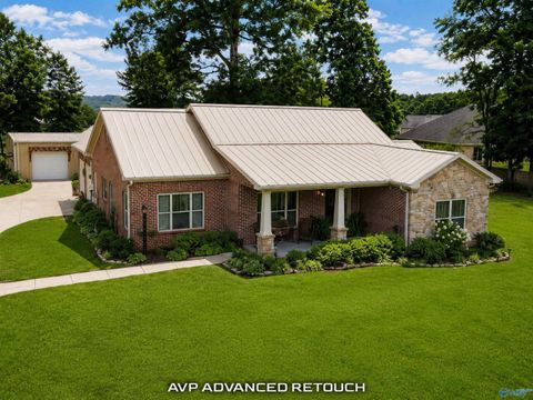 Homes For Sale - 3526 South Chapel Hill Road<br/> Decatur, AL 35603