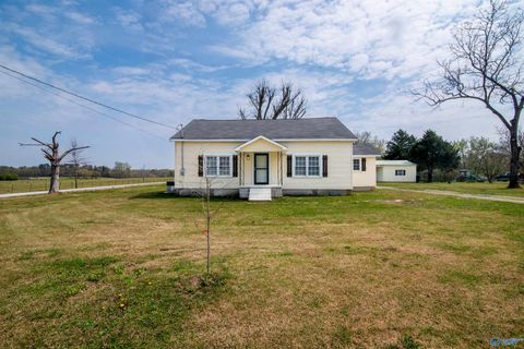 Photo of 251 Forest Chapel Road, Hartselle, AL 35640 (MLS # 21913318)