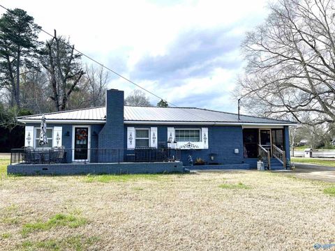 Photo of 916 Riverview Drive, Gadsden, AL 35903 (MLS # 21913902)
