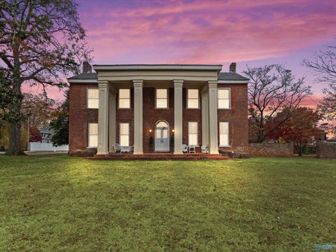 Homes For Sale - 401 S Clinton Street<br/> Athens, AL 35611