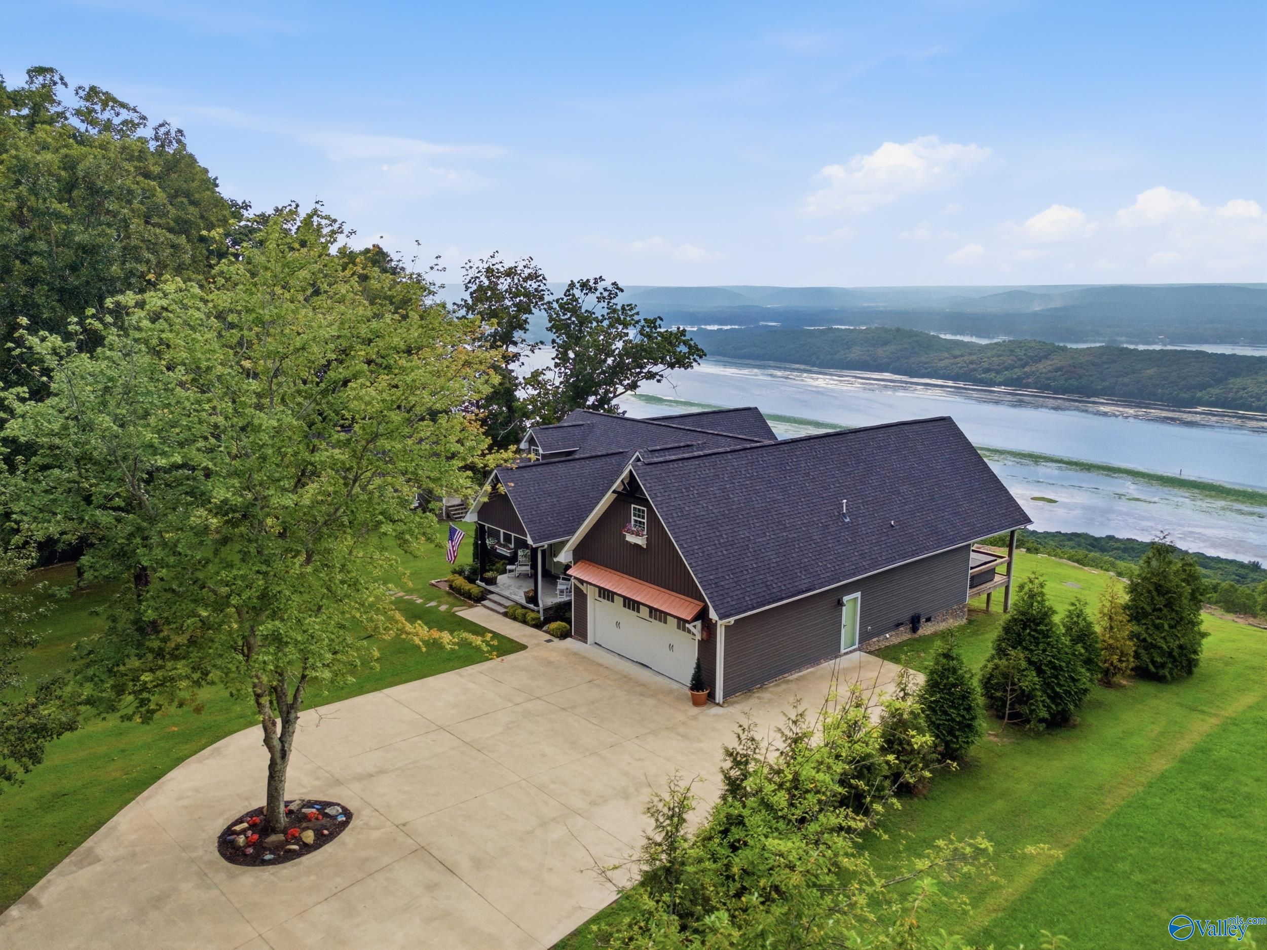 1889 Scenic Drive