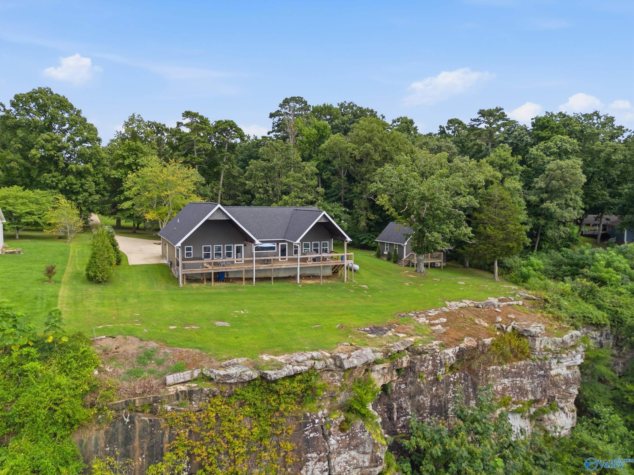1889 Scenic Drive