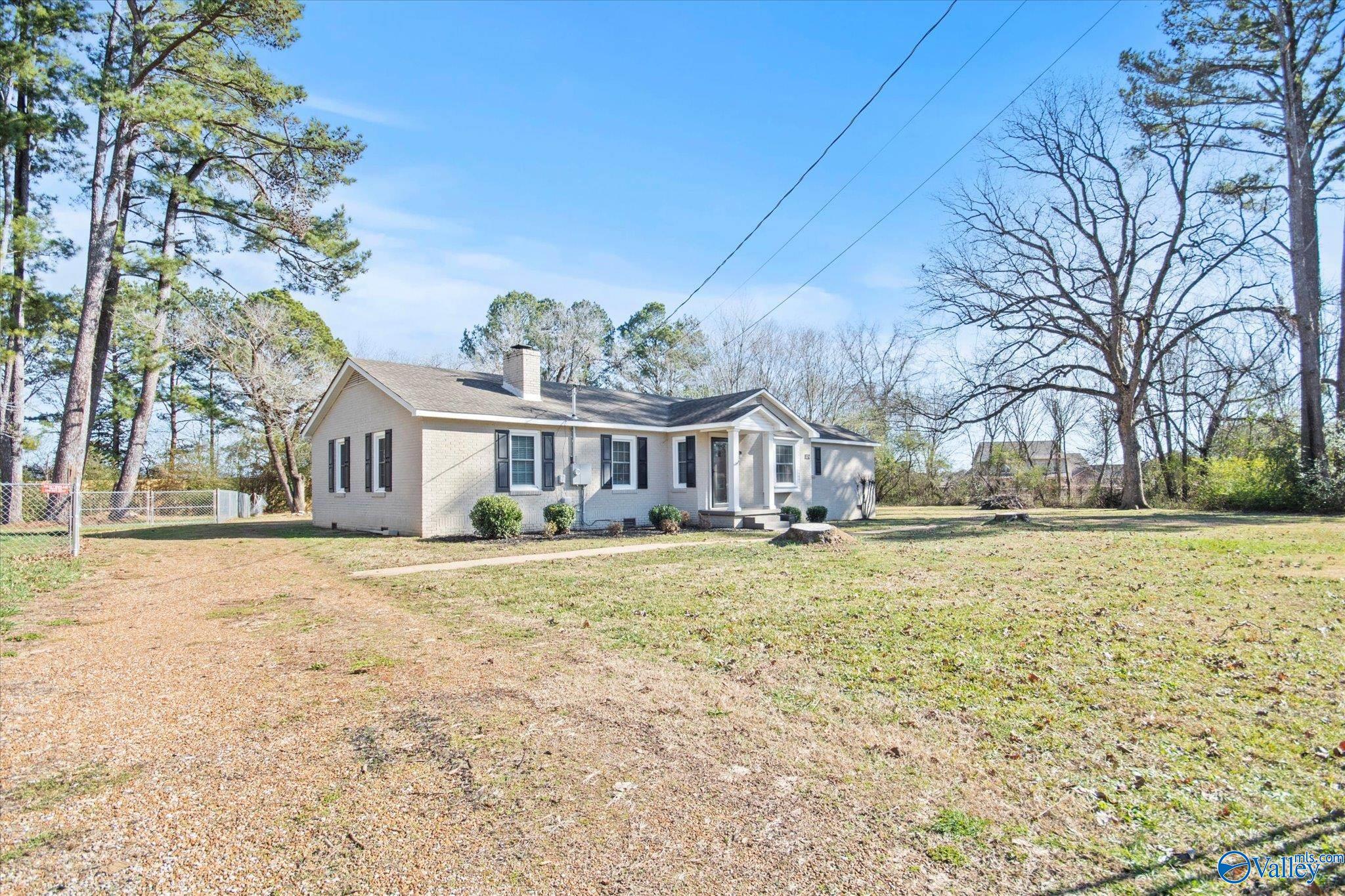 2019 Old Big Cove Road, Owens Cross Roads, Alabama image 4