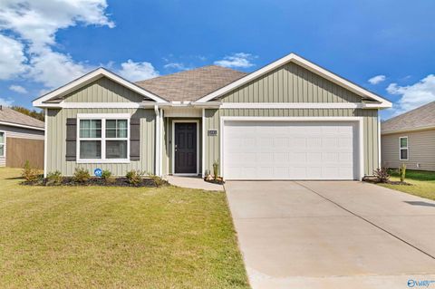 Homes For Sale - 10001 Anders Way<br/> Owens Cross Roads, AL 35763