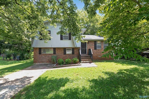 Homes For Sale - 3715 Oakdale Court<br/> Madison County, Huntsville, AL 35810