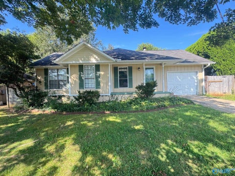Homes For Rent - 12002 Seasons Court<br/> Huntsville, AL 35803