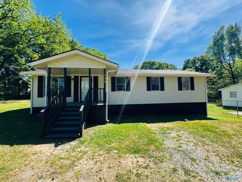 Homes For Sale - 734 Morrow Street<br/> Hartselle, AL 35640