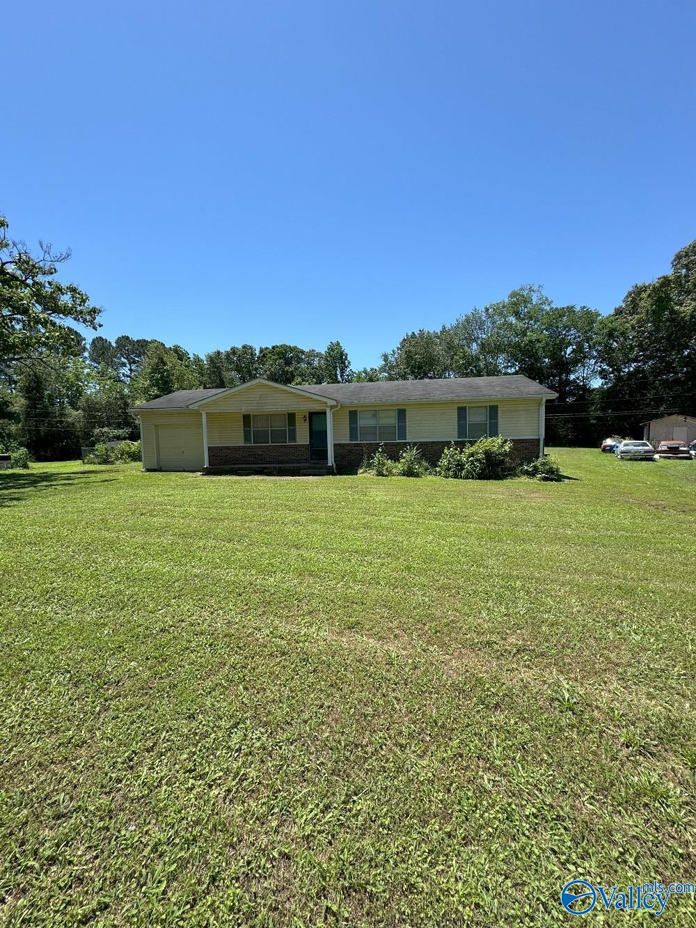 21214 Myrtlewood Drive, Athens, Alabama image 2