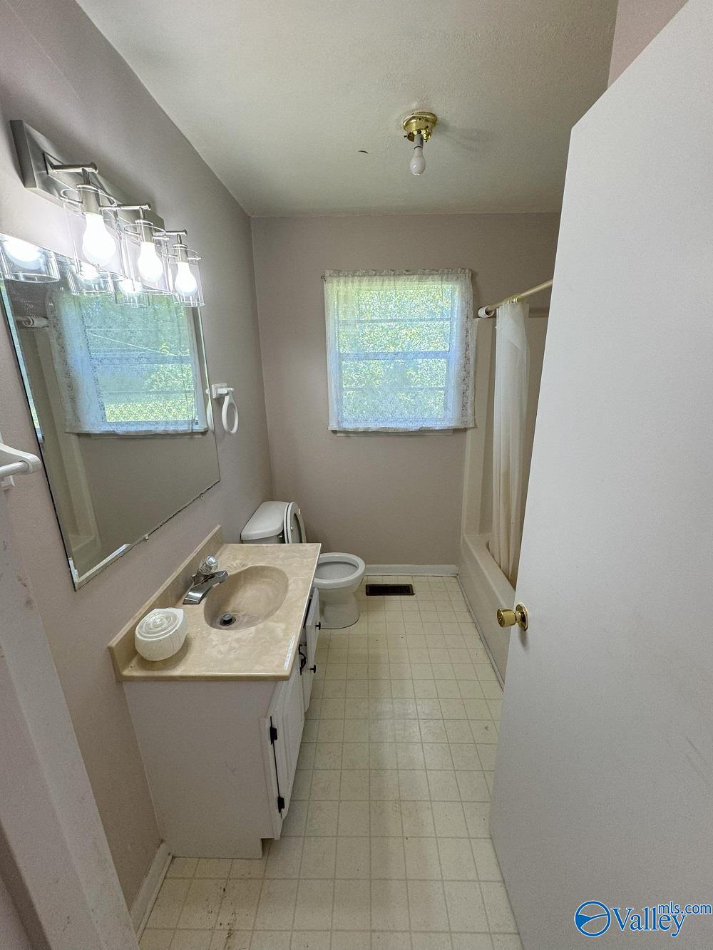 21214 Myrtlewood Drive, Athens, Alabama image 15