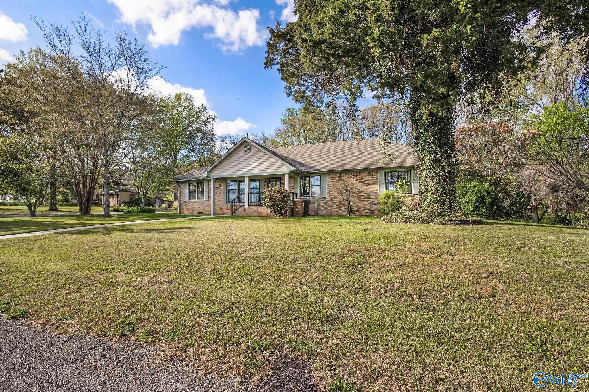 1209 Griffin Road NW