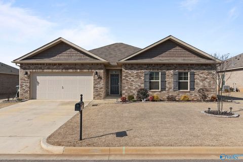 Photo of 25090 Delilah Circle, Athens, AL 35613 (MLS # 21909788)