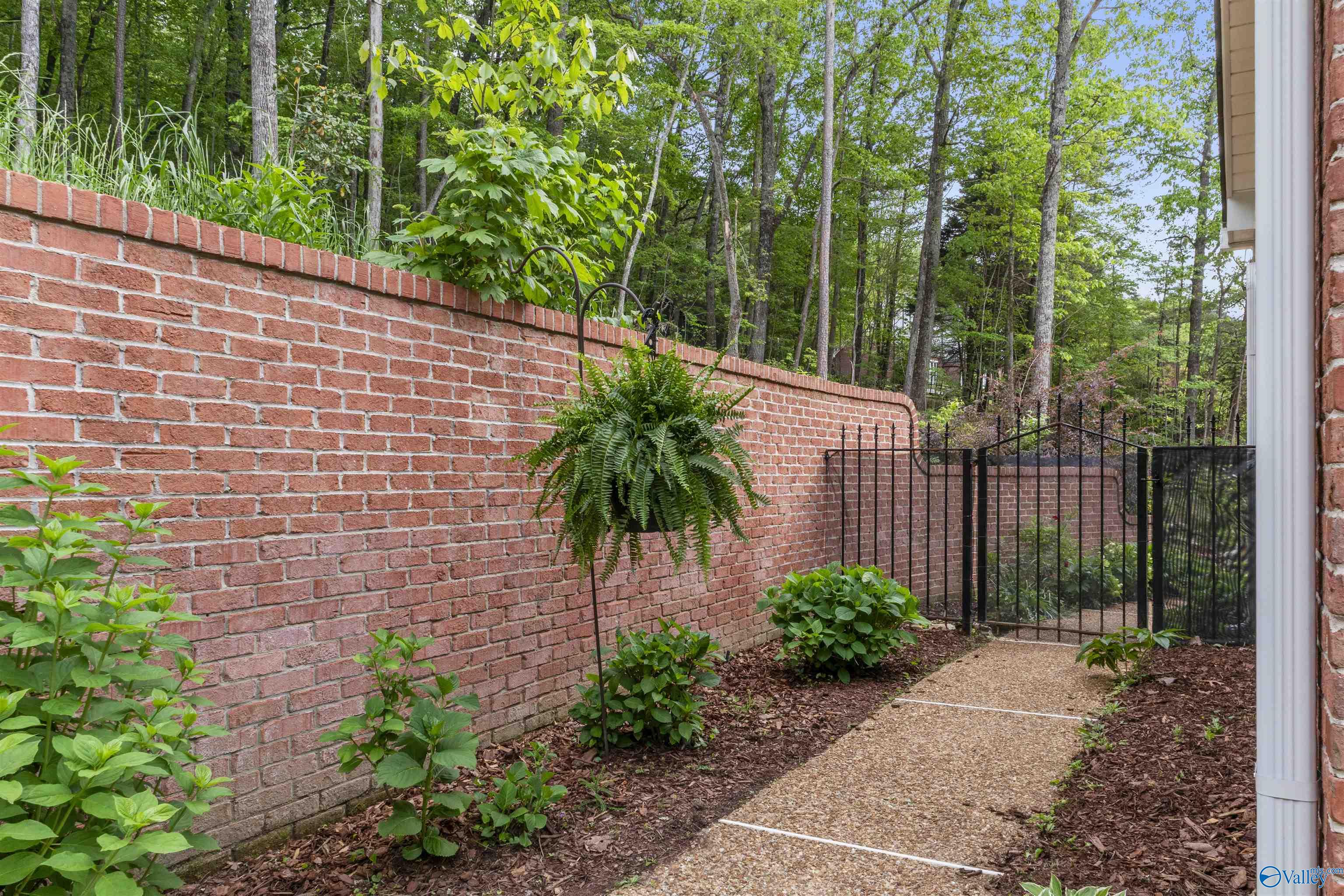 138 Greenbriar Road, Gadsden, Alabama image 4