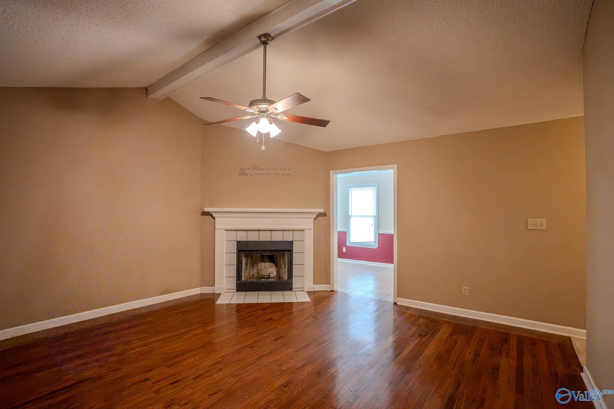 147 Hollington Drive NE