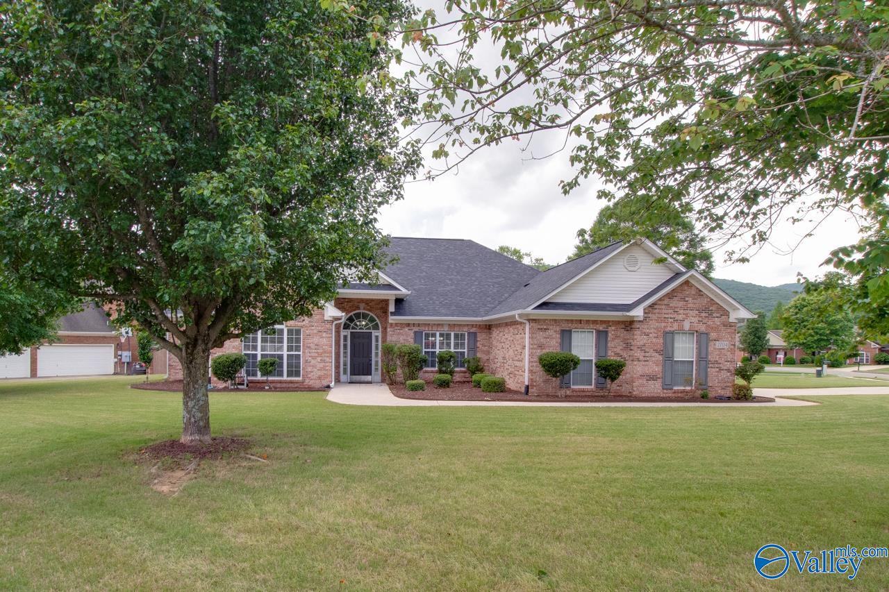 2704 Wenzel Circle, Owens Cross Roads, Alabama image 2