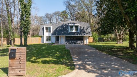 Photo of 10019 Nadina Drive SE, Huntsville, AL 35803 (MLS # 21912782)