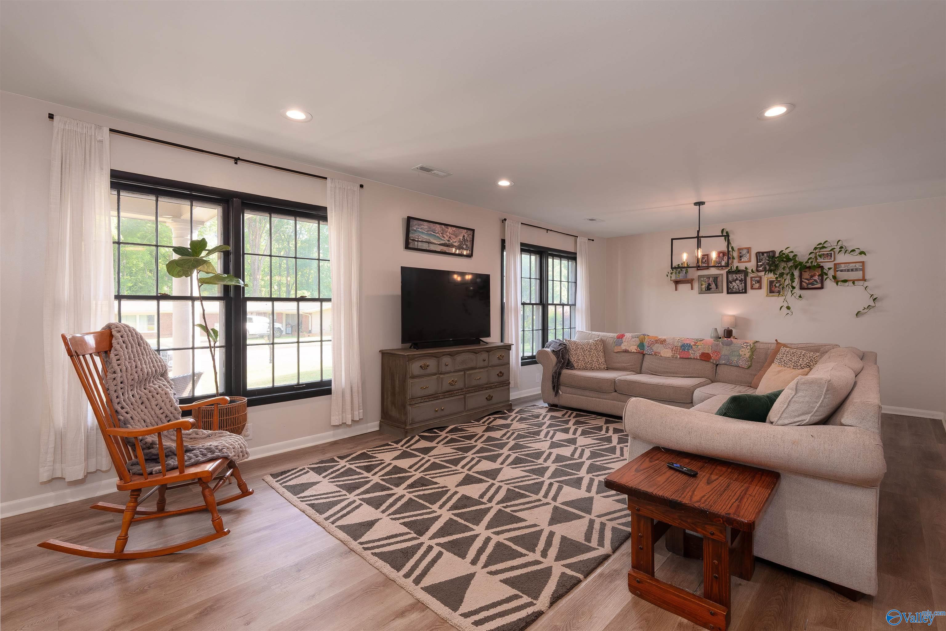 114 Kathy Street, Florence, Alabama image 4