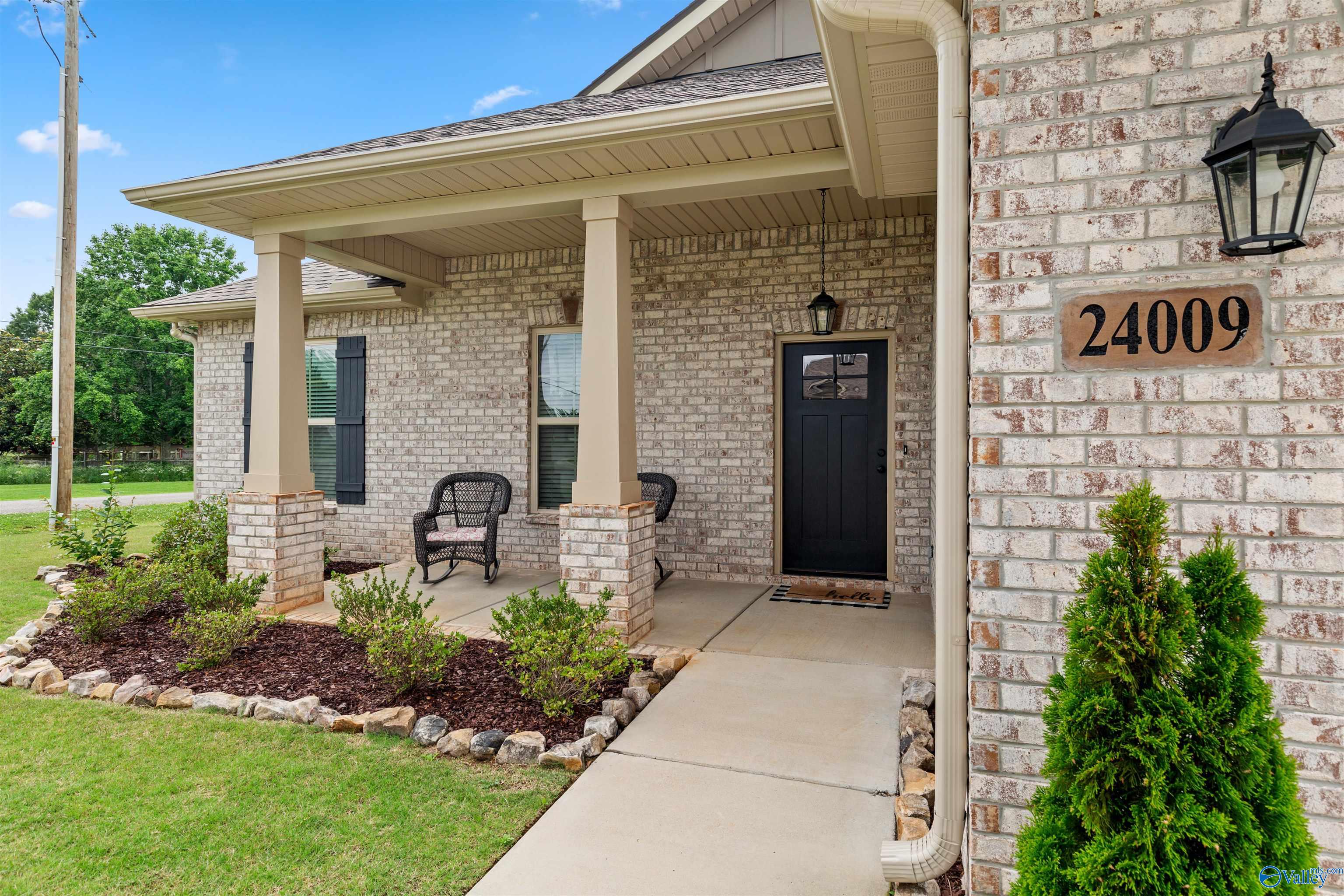 24009 Quints Drive, Athens, Alabama image 5