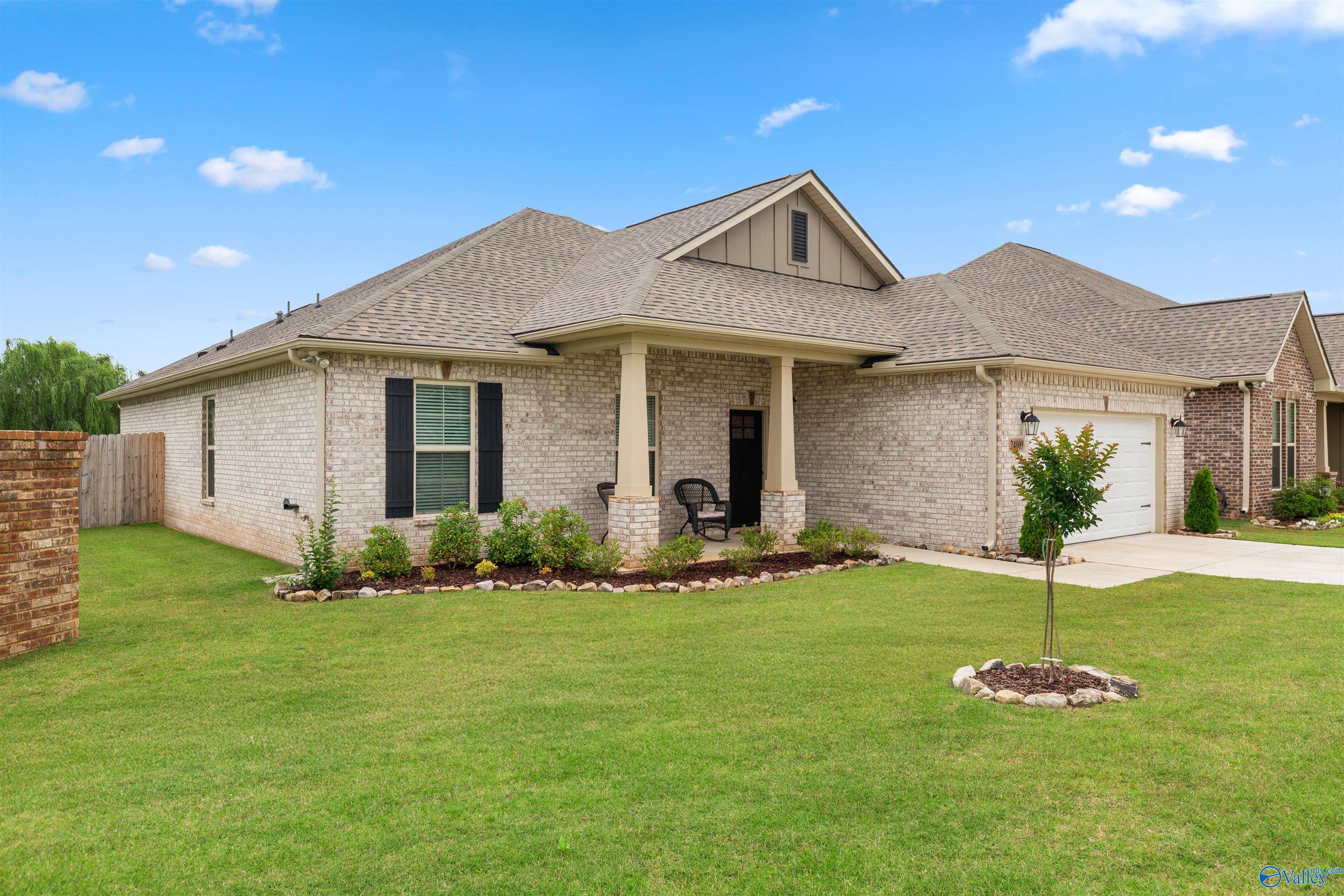24009 Quints Drive, Athens, Alabama image 2
