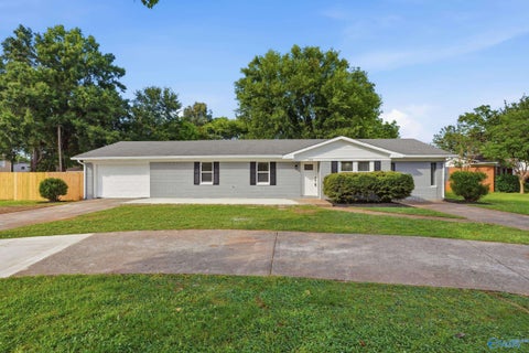 Homes For Sale - 3408 Conger Road<br/> Huntsville, AL 35805