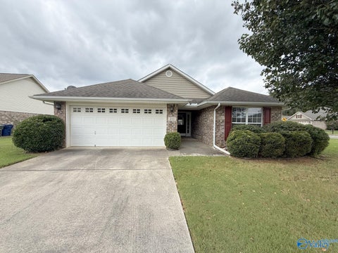 Homes For Rent - 211 High Green Drive<br/> Madison, AL 35757